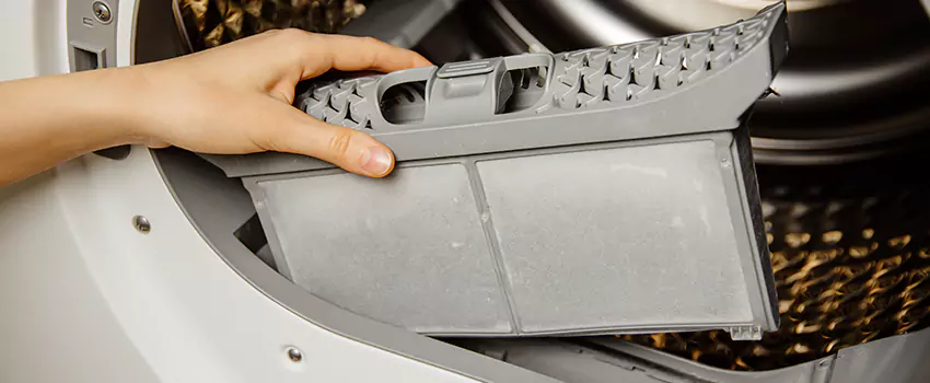 Signs Of A Clogged Dryer Lint Trap in Lenexa, Kansas